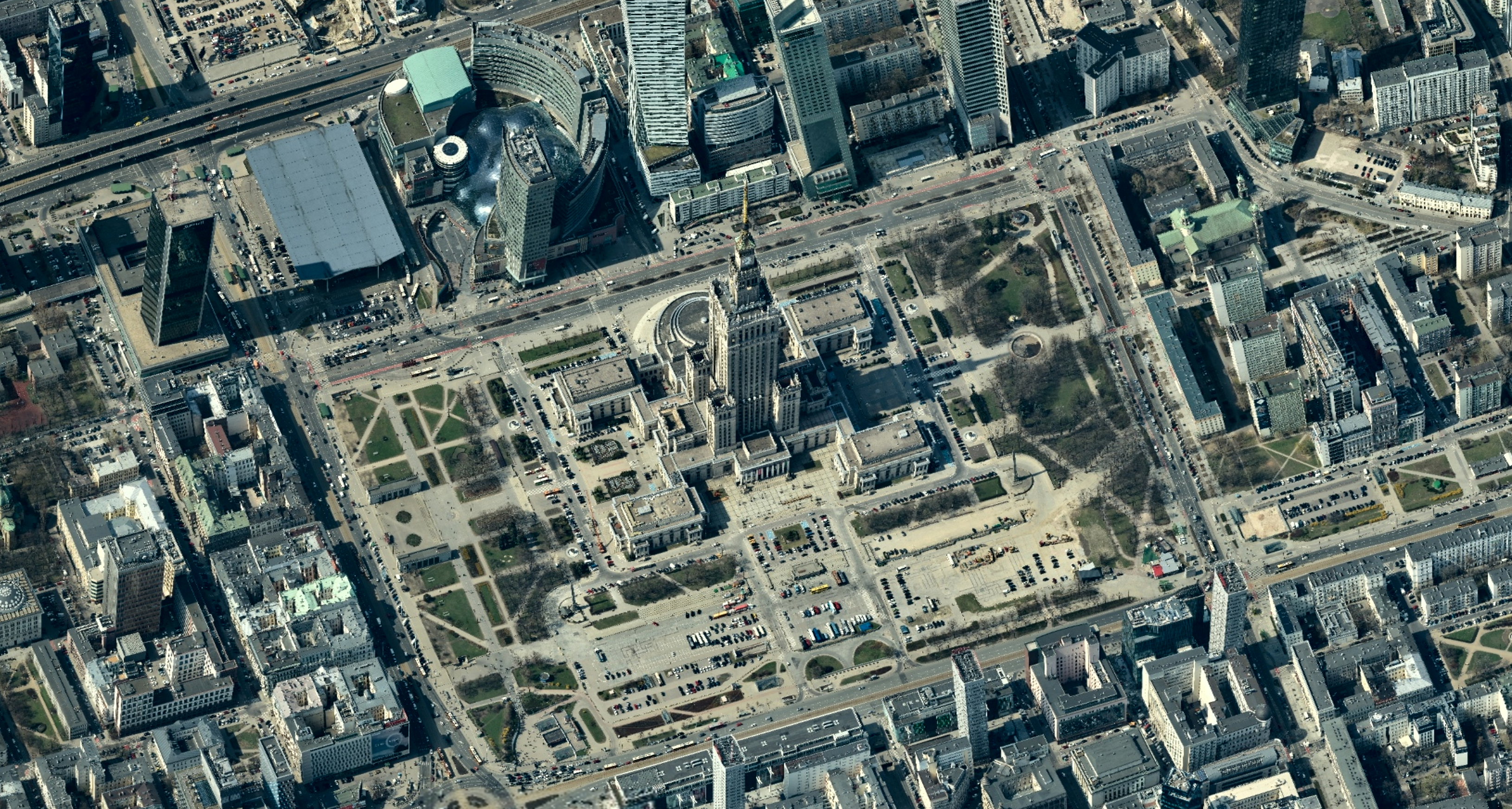 Palace of Culture and Science's surrounding. Source: [Ortofotomapa Warszawy](http://mapa.um.warszawa.pl/mapaApp1/mapa?service=mapa)